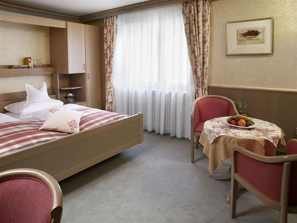 Flair Hotel Adlerbad バート・ペーターシュタル・グリースバッハ エクステリア 写真