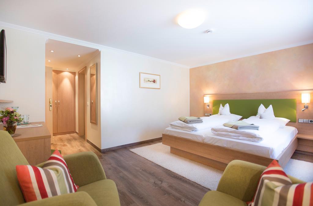 Flair Hotel Adlerbad バート・ペーターシュタル・グリースバッハ エクステリア 写真